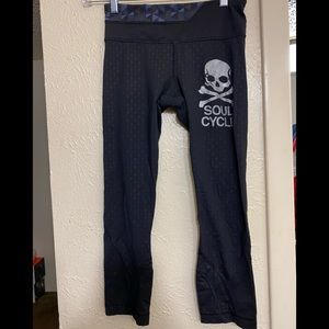 Lululemon crop leggings size 4
